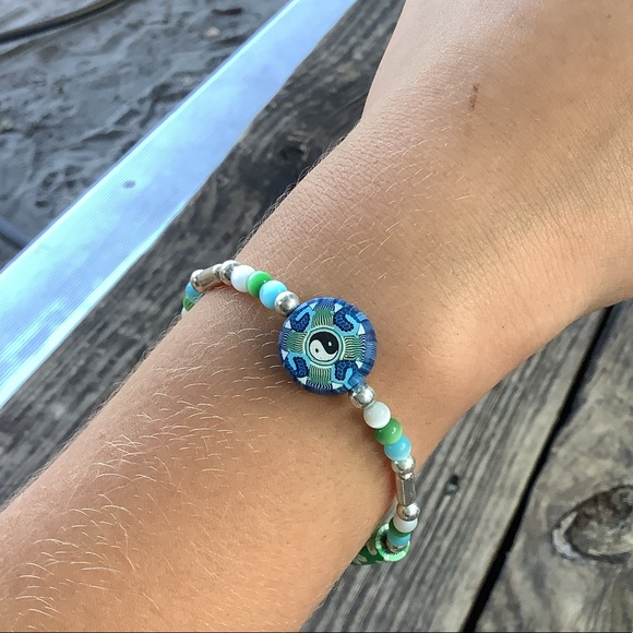 Handmade beaded bracelet - Picture 4 of 6